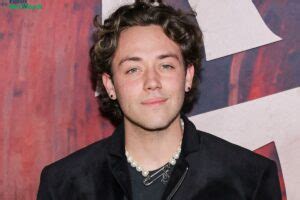 ethan cutkosky body|Ethan Cutkosky: Early Life, Net Worth & Girlfriends